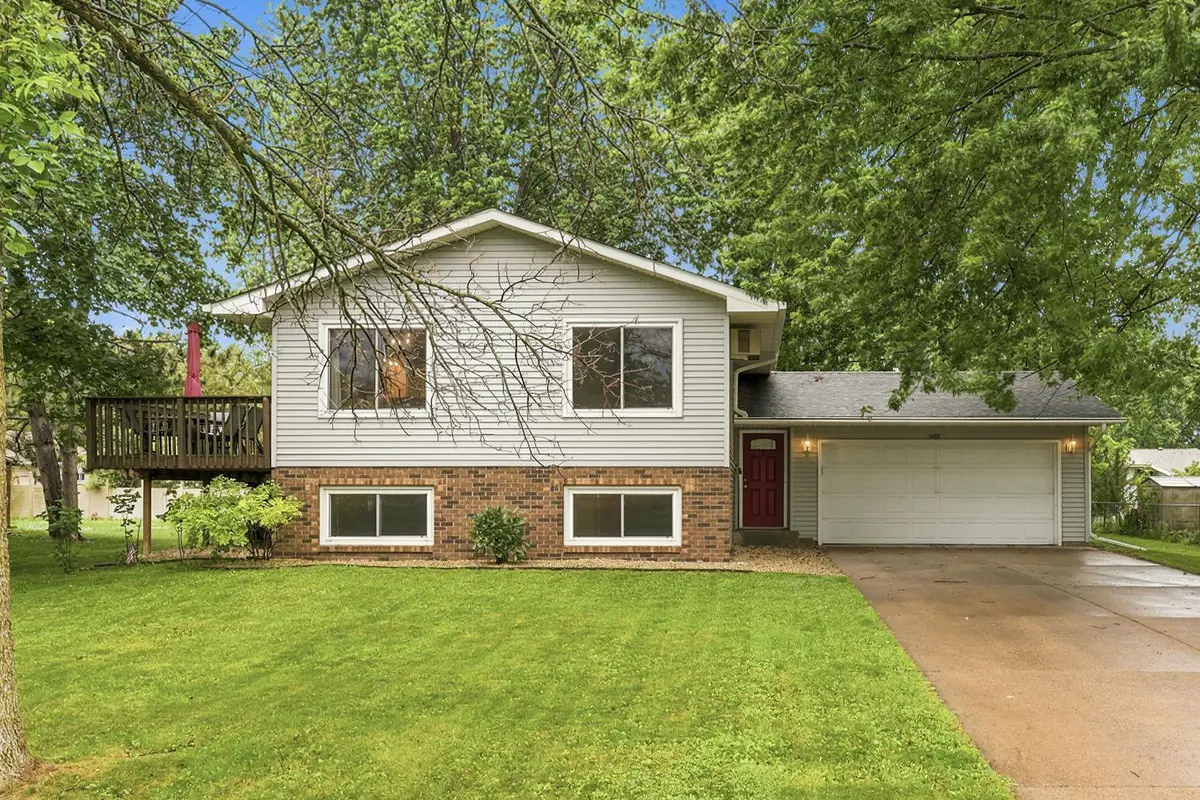 1407 Meadowlark LN, New Richmond, WI 54017