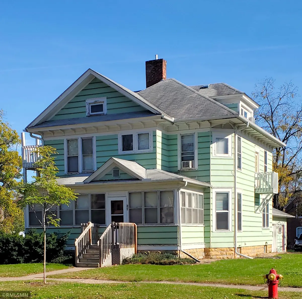 126 S 4th ST #301, River Falls, WI 54022