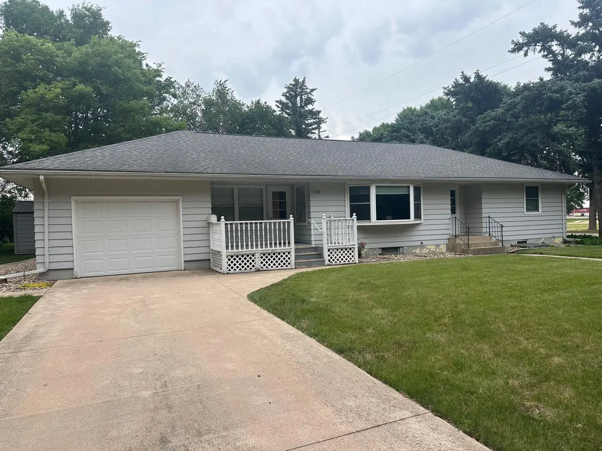 185 10th ST, Tracy, MN 56175