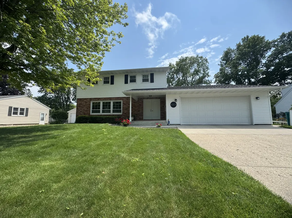 603 E University ST, Owatonna, MN 55060