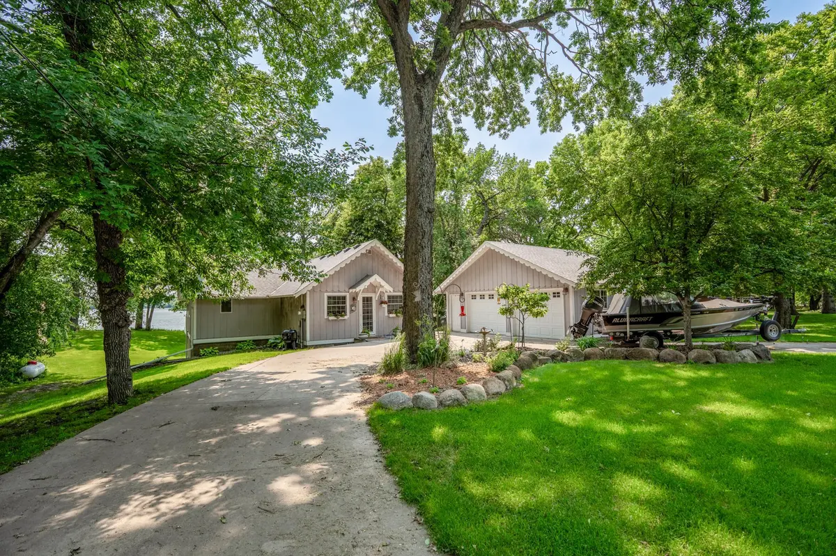 5999 150th AVE NE, Spicer, MN 56288