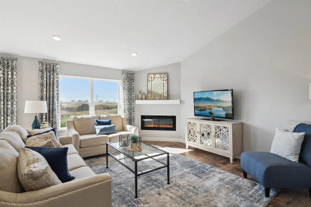 17420 Dulles LN, Lakeville, MN 55044