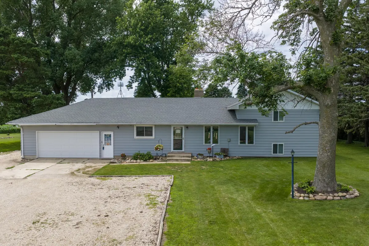 14977 690th AVE, Adams, MN 55909