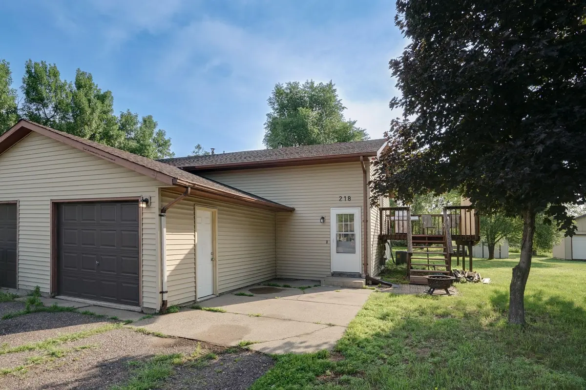 218 Marvin Elwood RD, Monticello, MN 55362