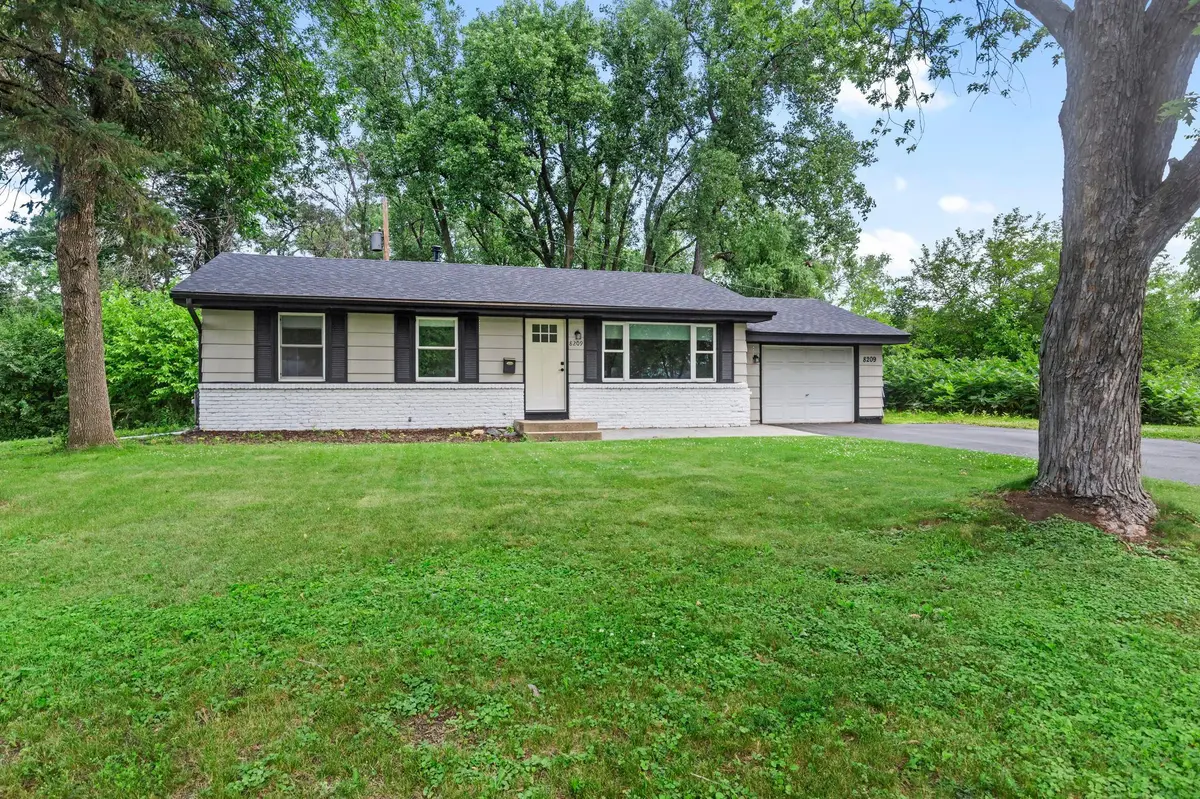 8209 Johnson CIR, Bloomington, MN 55437