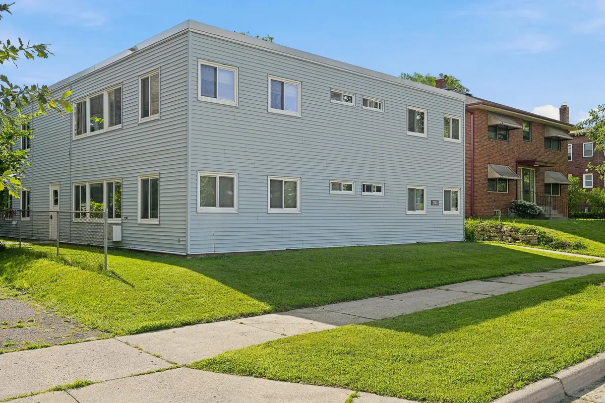 394 Pierce ST N, Saint Paul, MN 55104