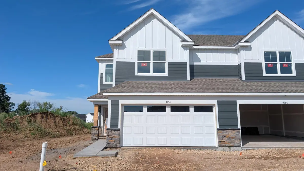 4190 Hayward AVE N, Oakdale, MN 55128