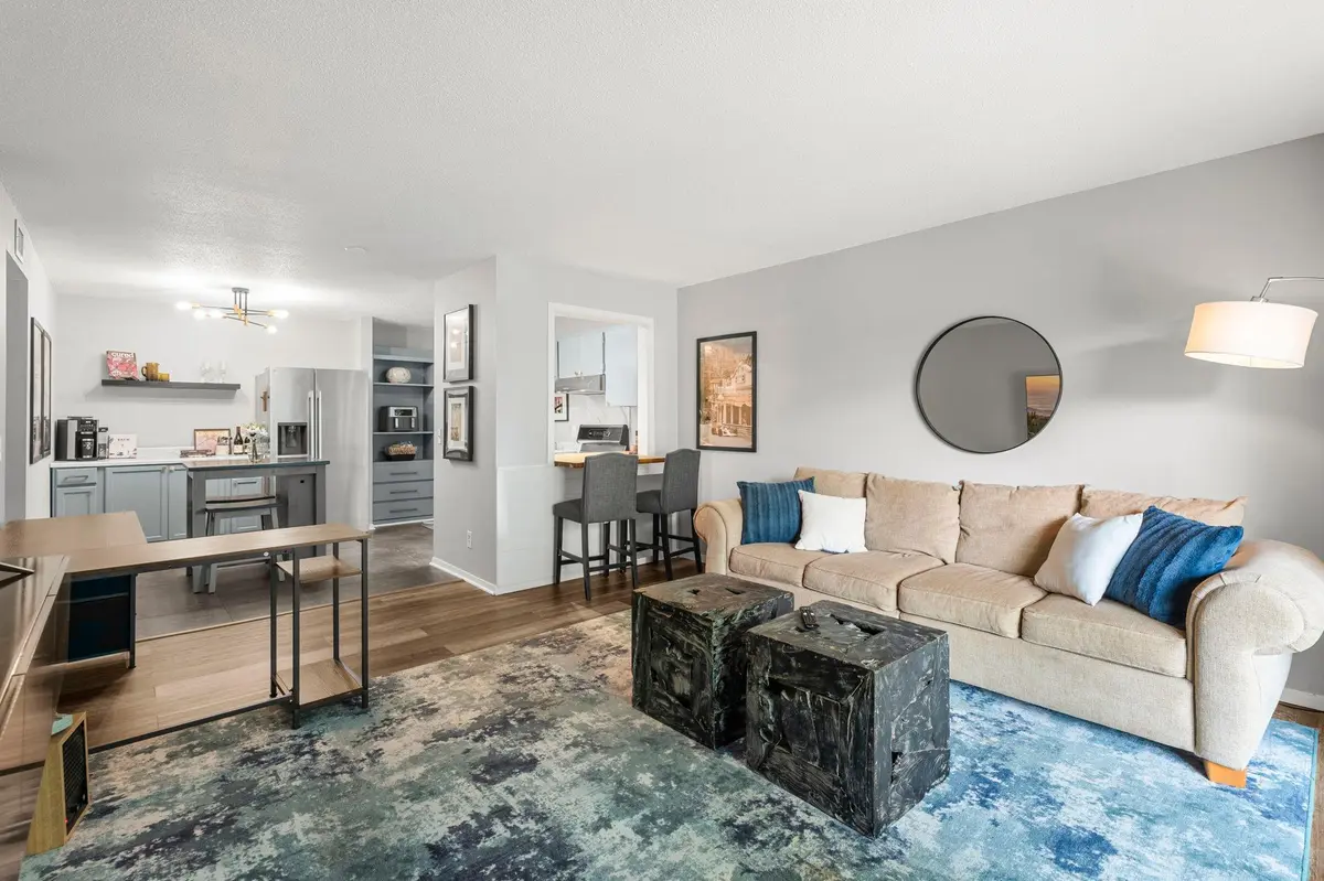 4120 Parklawn AVE #231, Edina, MN 55435