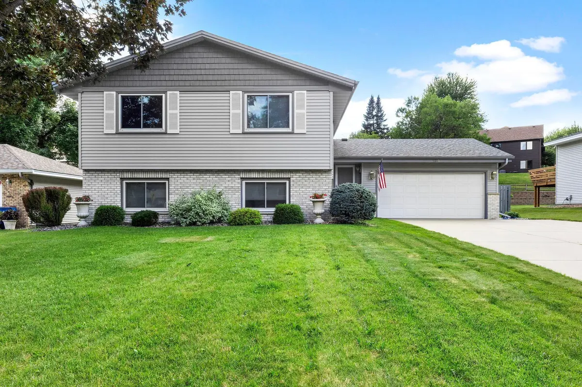5213 Overlook DR, Bloomington, MN 55437