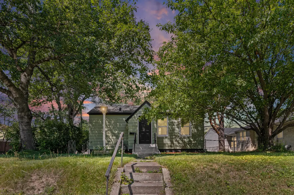621 White Bear AVE N, Saint Paul, MN 55106