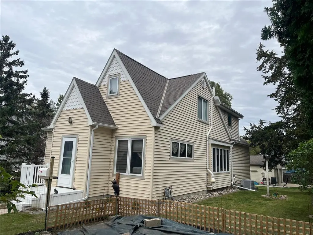 411 13th ST SW, Willmar, MN 56201