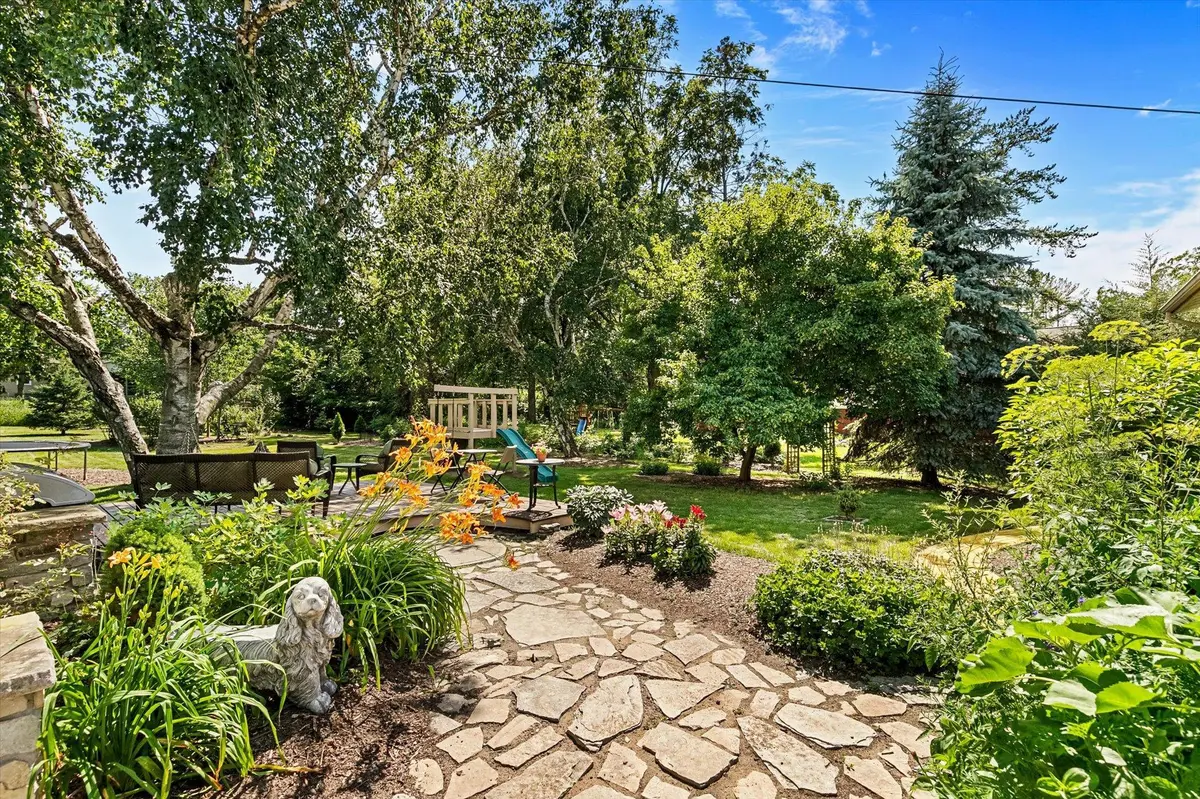 736 Lasso LN, Eagan, MN 55123