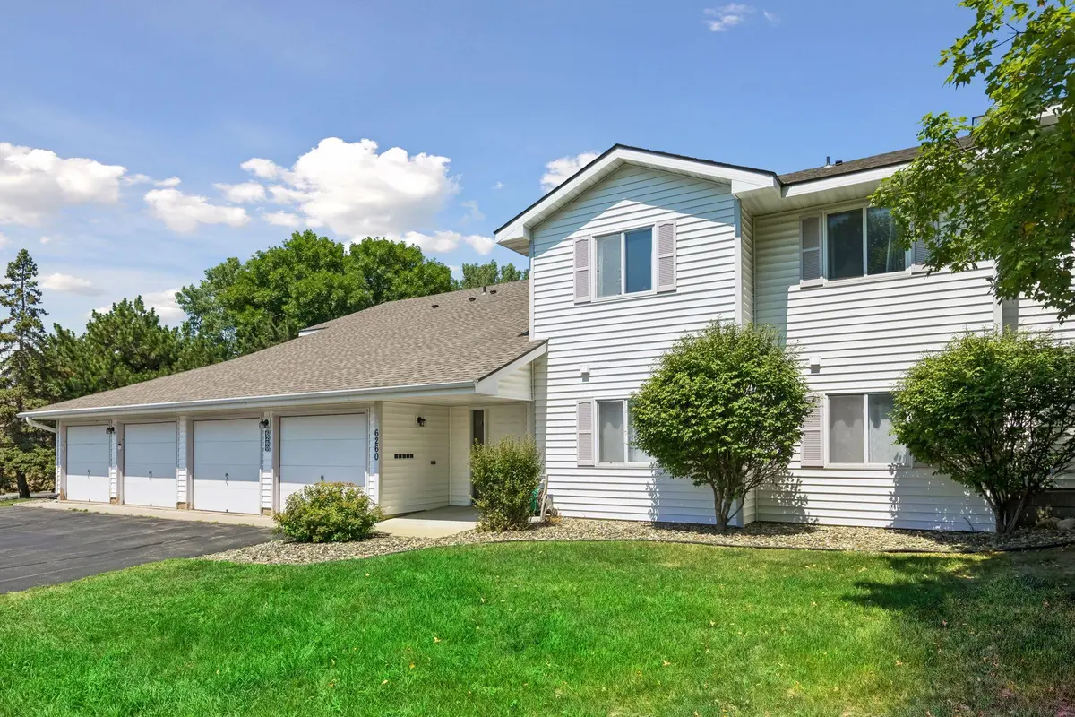 6260 Magda DR #B, Maple Grove, MN 55369