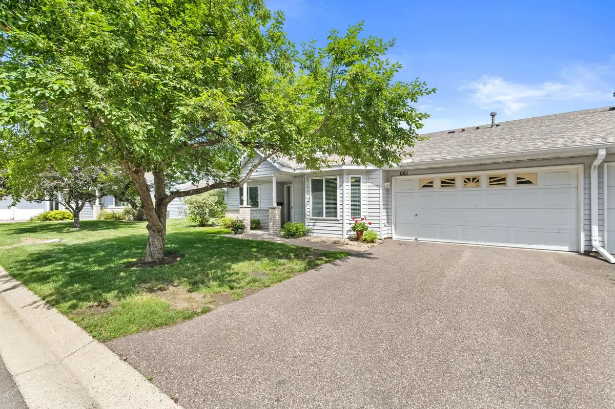 661 Belland AVE, Vadnais Heights, MN 55127