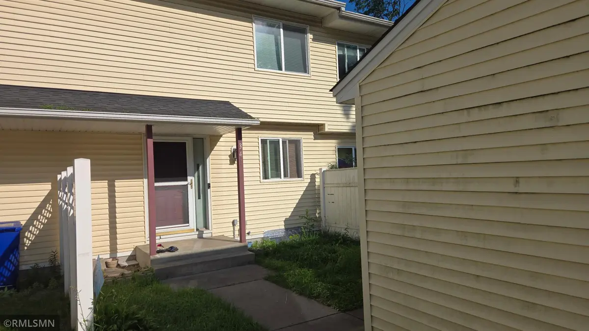 341 Winifred ST E, Saint Paul, MN 55107
