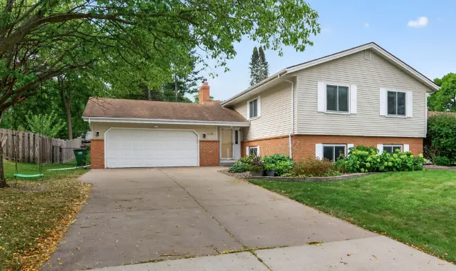 8715 North Brook AVE N, Brooklyn Park, MN 55428