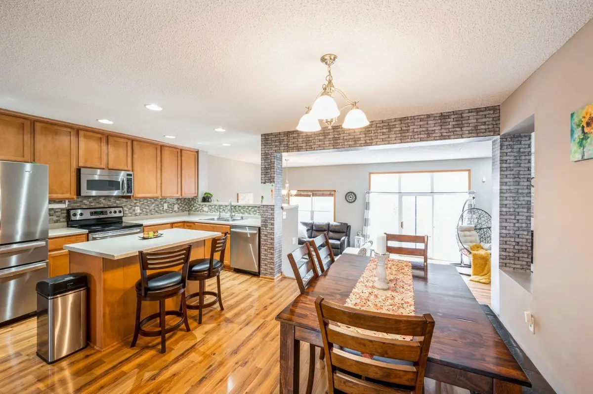 5038 Everest LN N, Plymouth, MN 55446