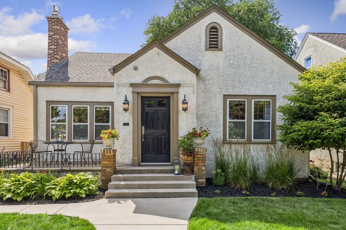 4202 Portland AVE, Minneapolis, MN 55407