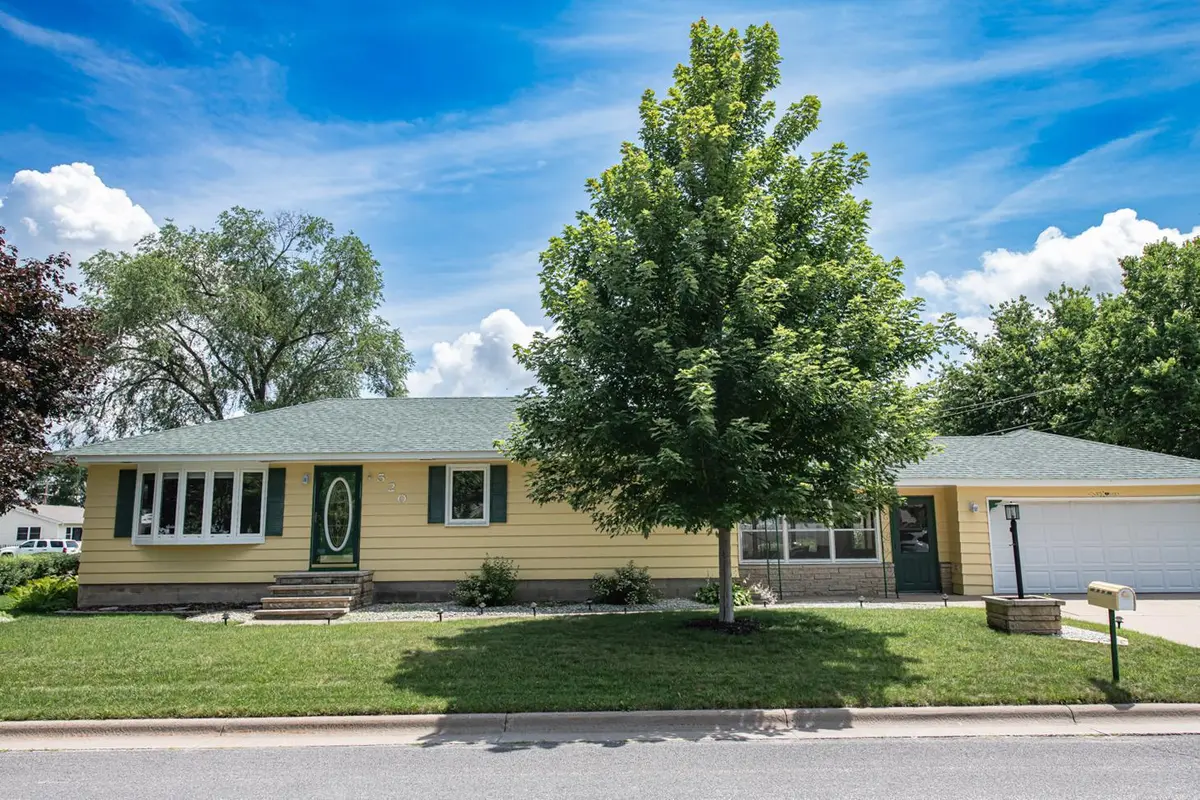 520 39th AVE, Winona, MN 55987