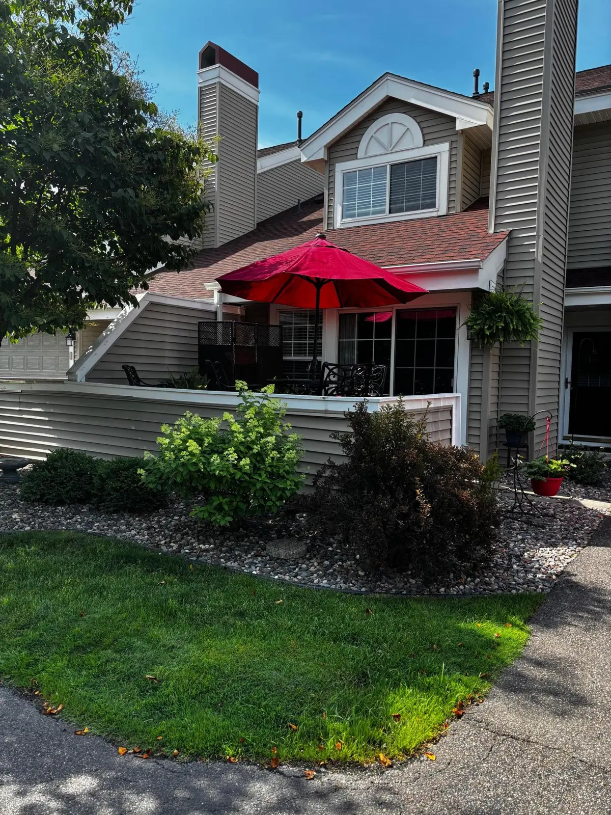 2185 Shenandoah CT #B, Plymouth, MN 55447