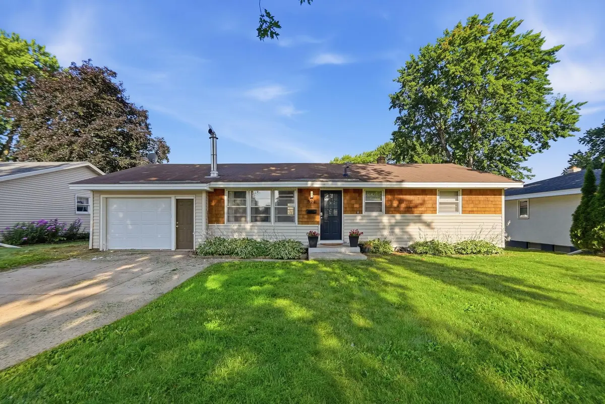 924 Fuller ST S, Shakopee, MN 55379