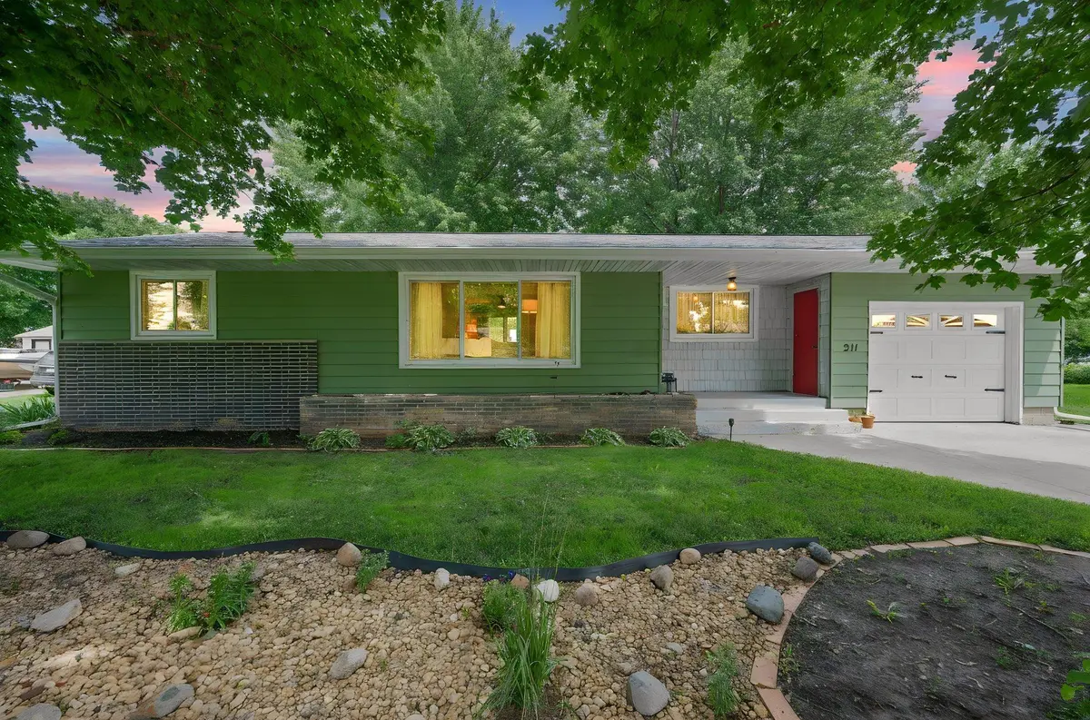 211 Kelser ST, Welcome, MN 56181