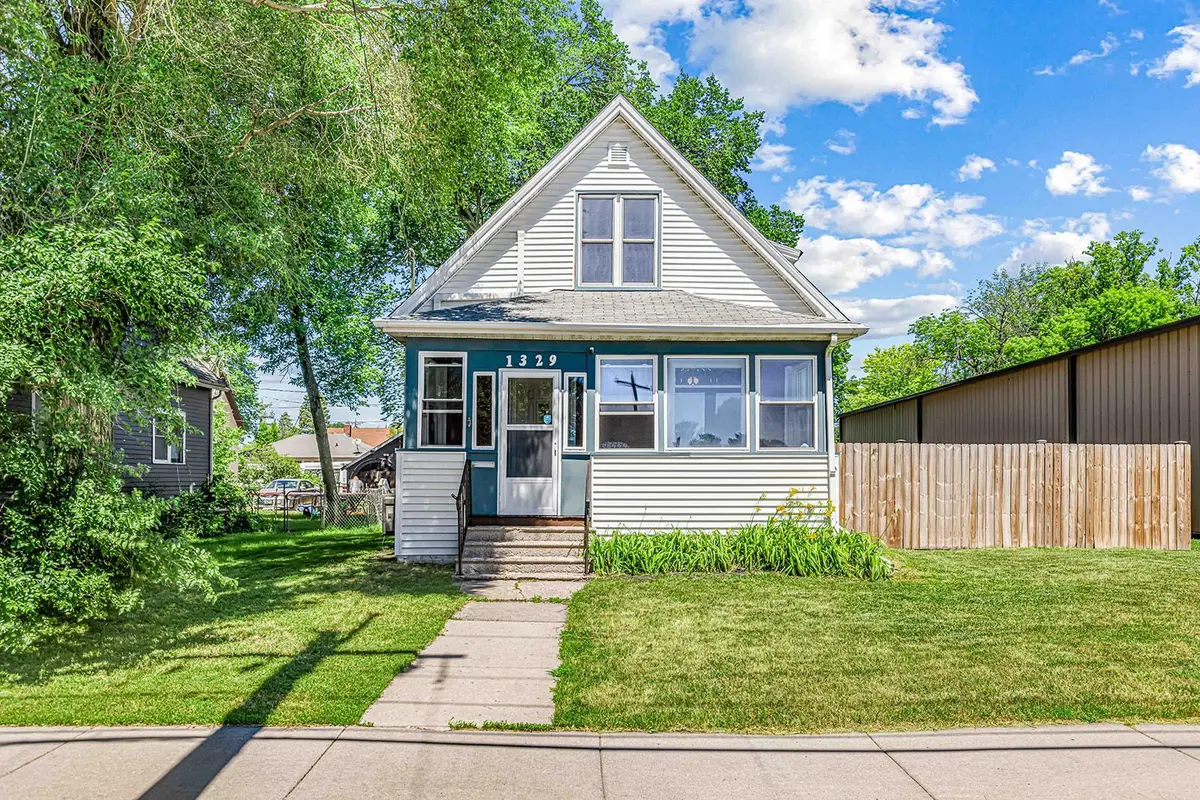 1329 1st AVE N, Fargo, ND 58102