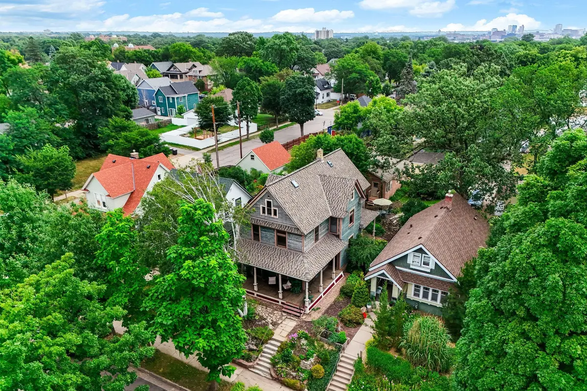 722 Queen AVE N, Minneapolis, MN 55411