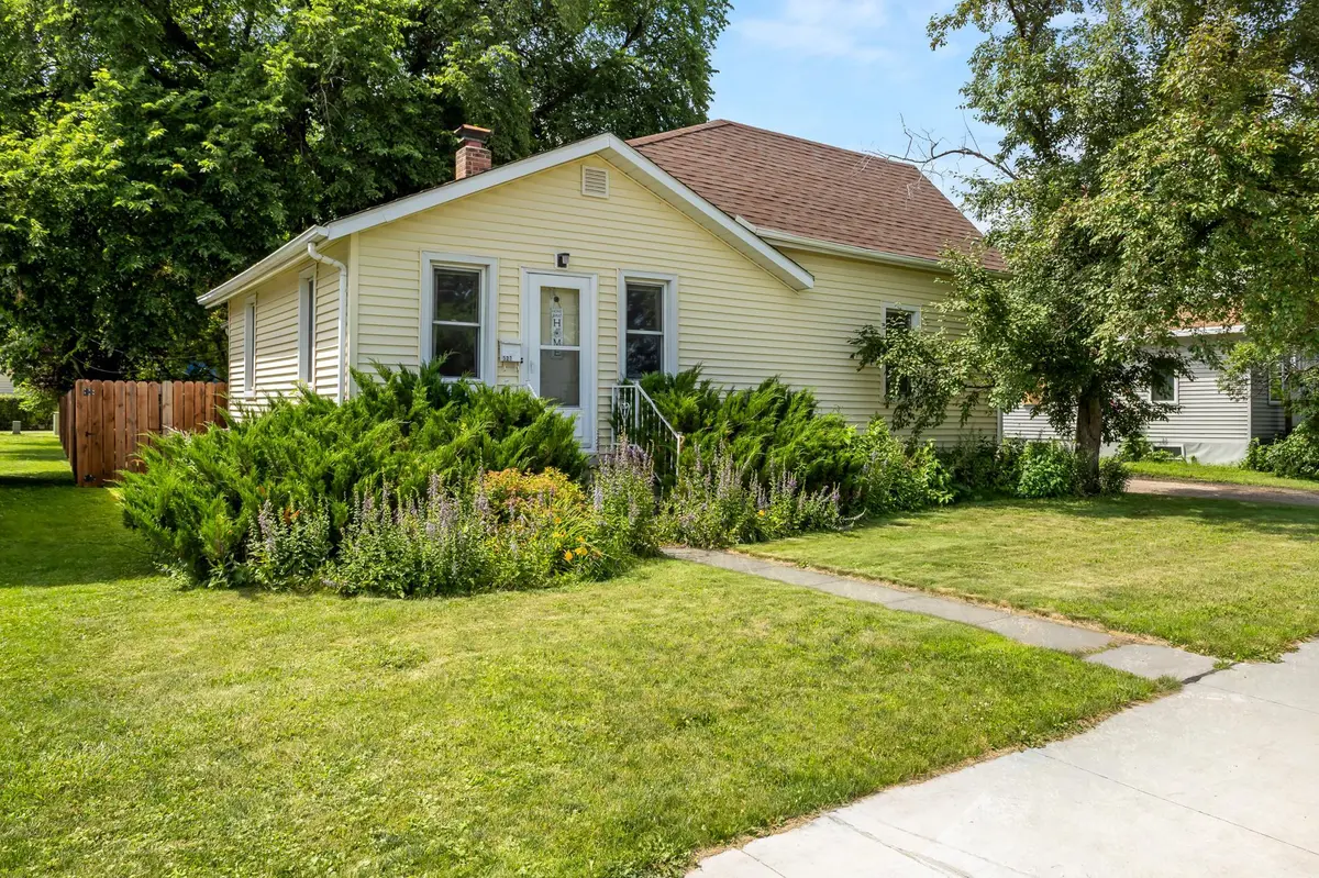 527 1st ST N, Wahpeton, ND 58075