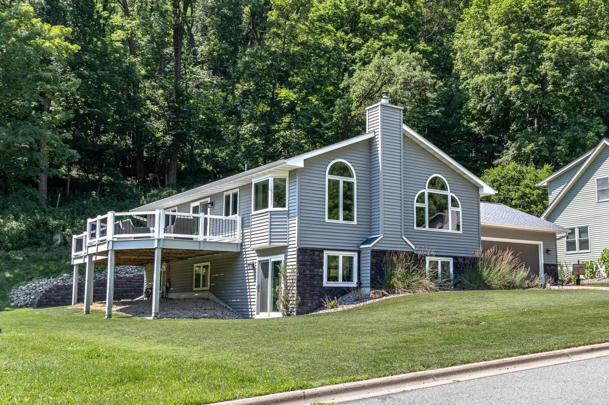 395 Pleasant Hill DR, Winona, MN 55987