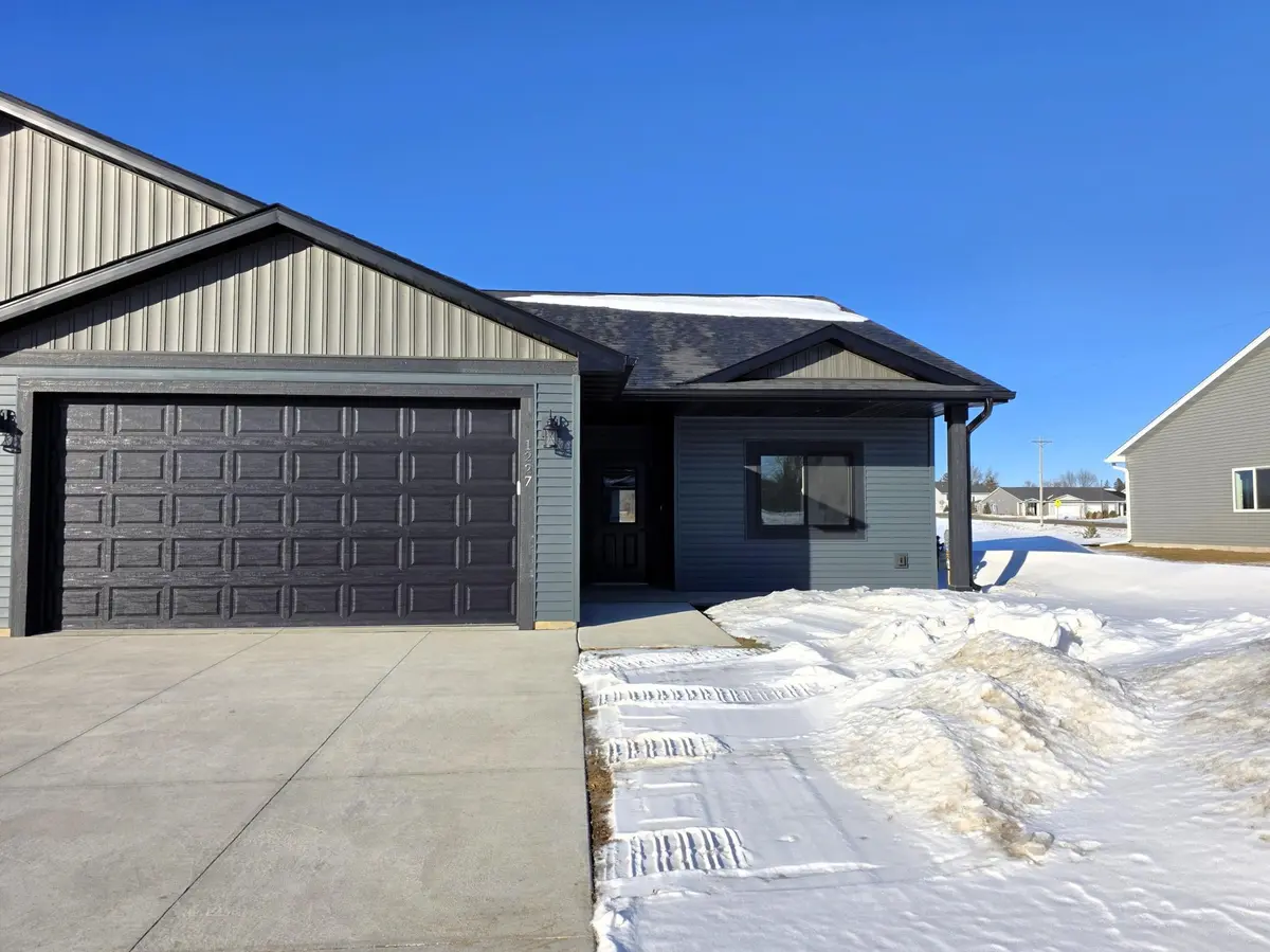 1227 Wisteria LN, New Richmond, WI 54017