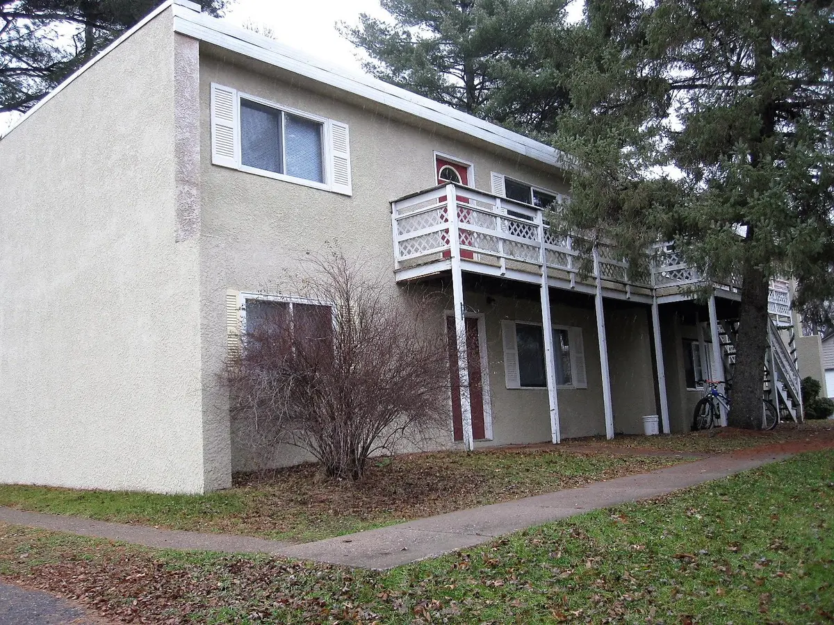 545 Birchcrest DR ##1, River Falls, WI 54022