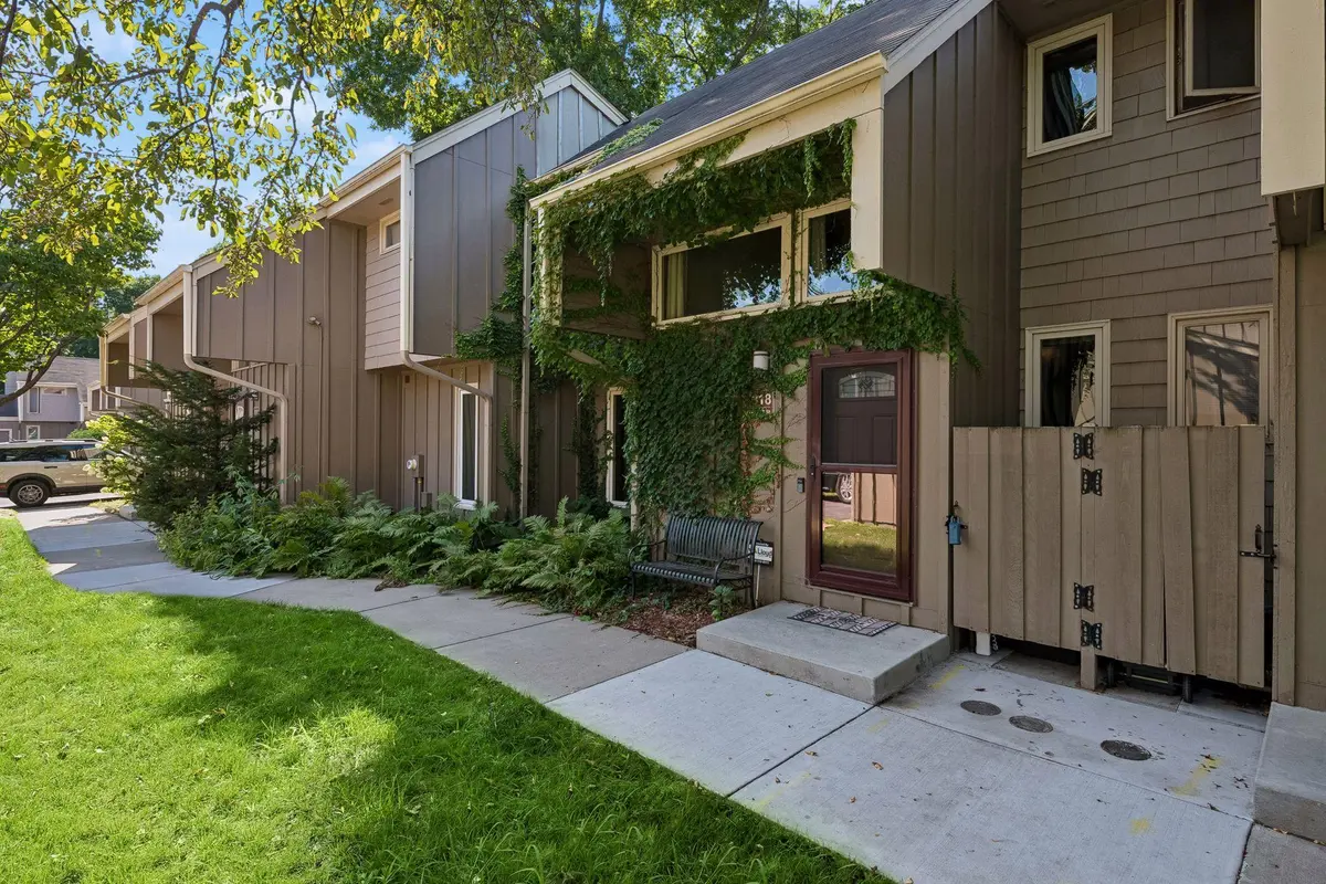 318 E 44th ST, Minneapolis, MN 55409