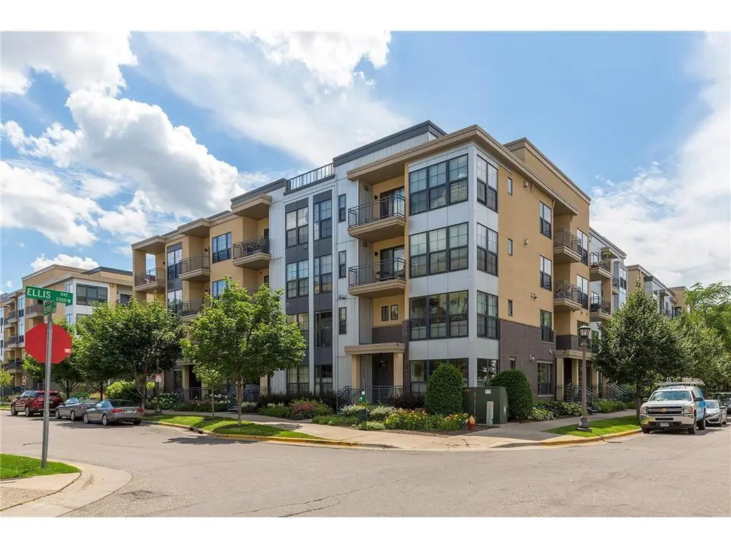 2566 Ellis AVE #303, Saint Paul, MN 55114