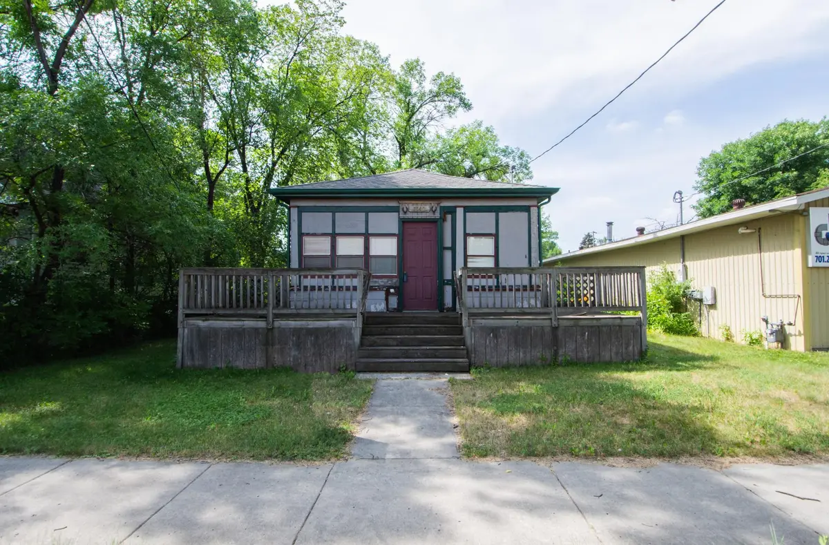 1340 4th AVE N, Fargo, ND 58102