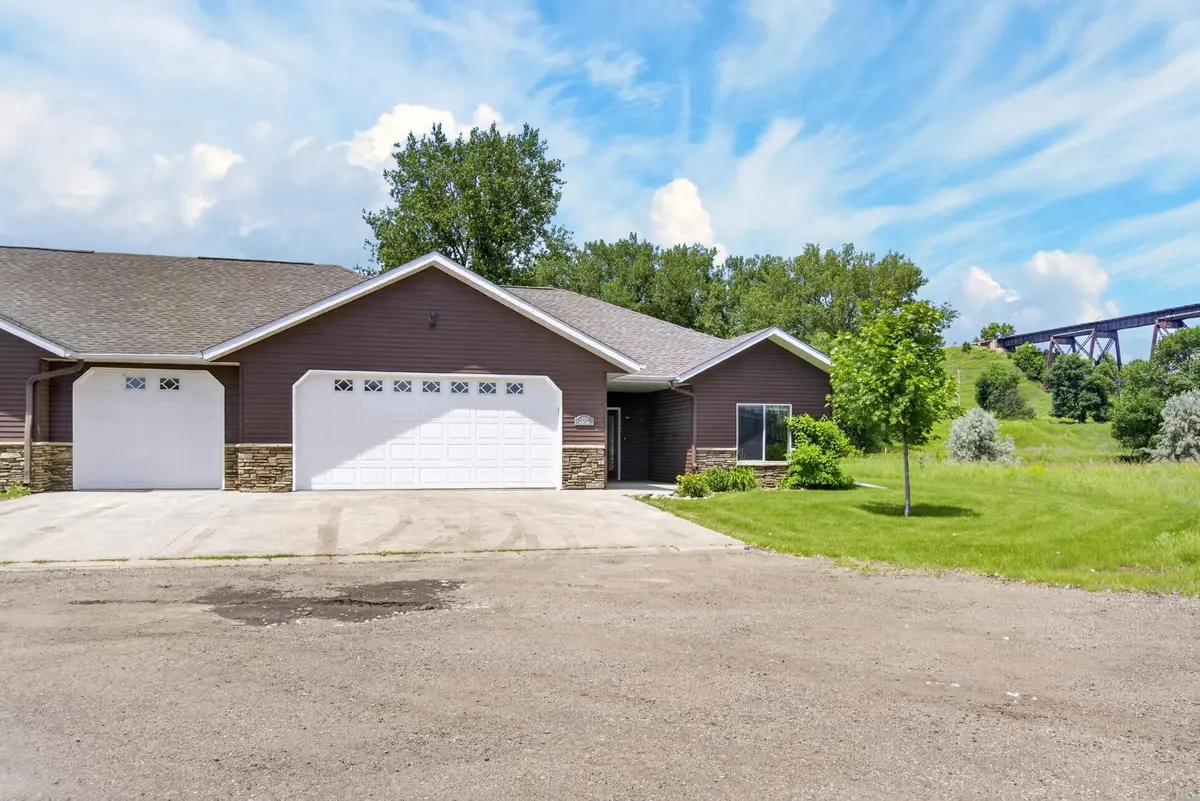 523 Legacy LN, Valley City, ND 58072