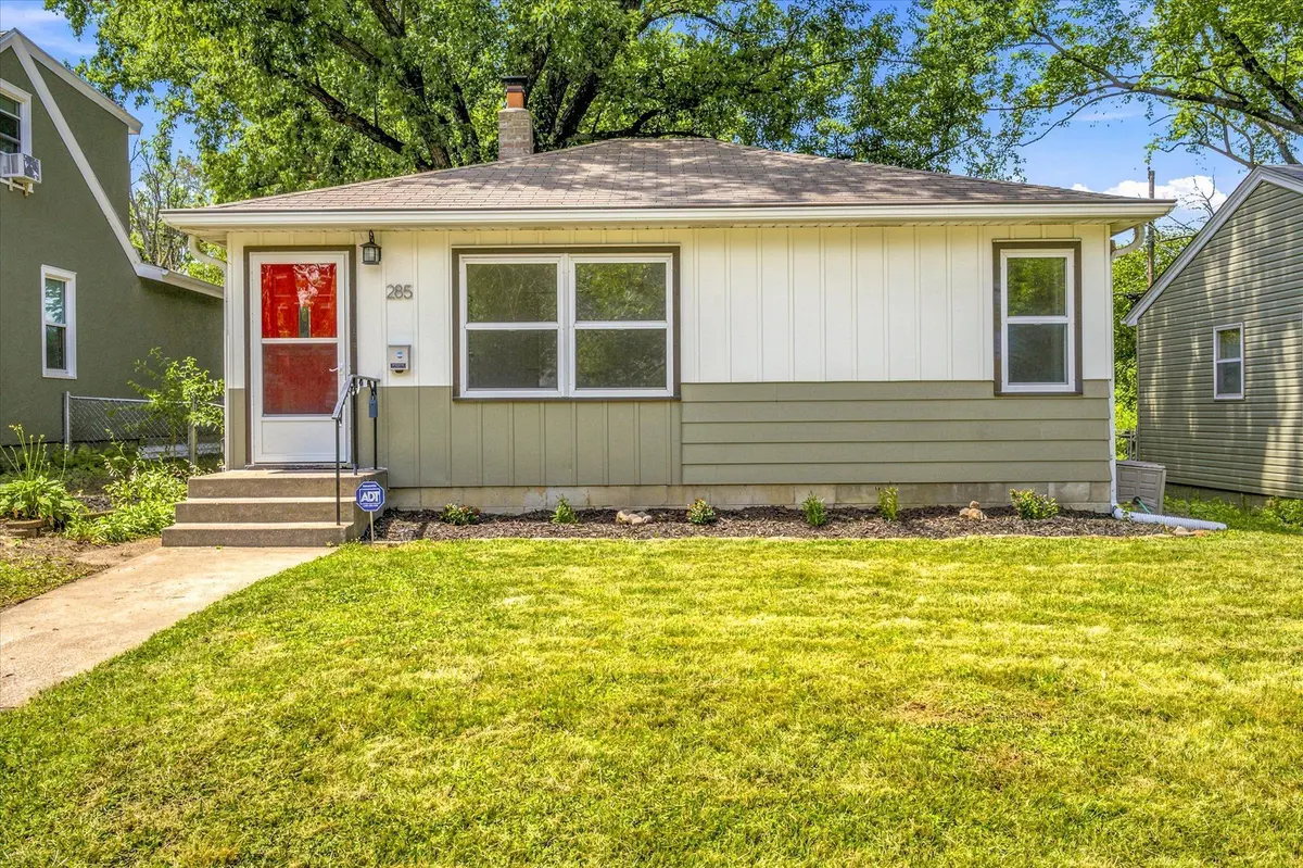 285 Hazelwood ST, Saint Paul, MN 55106