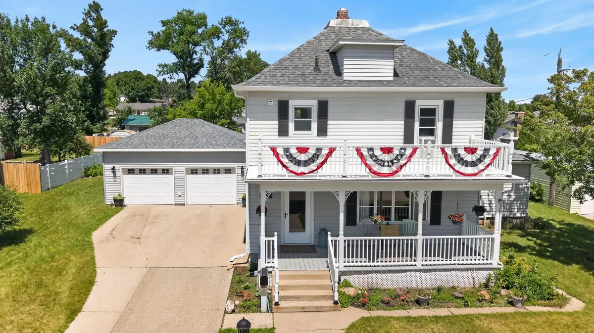 232 7th ST NW, Valley City, ND 58072