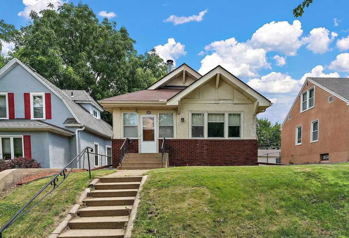 3010 James AVE N, Minneapolis, MN 55411