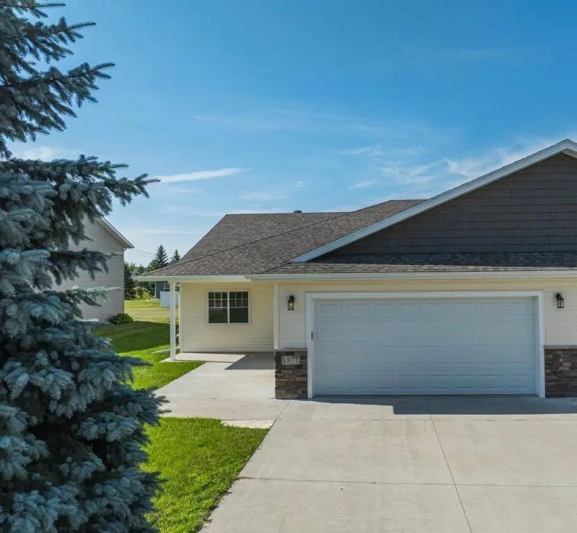 1877 Longview DR, Detroit Lakes, MN 56501