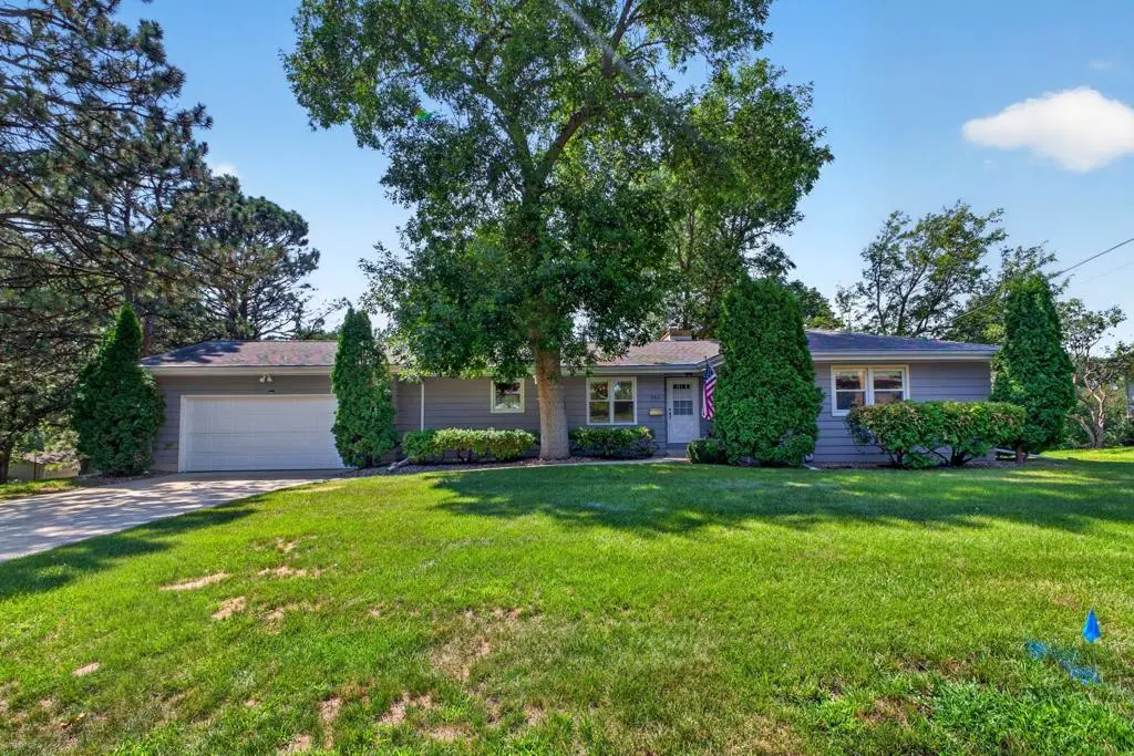 302 Garden RD, Albert Lea, MN 56007