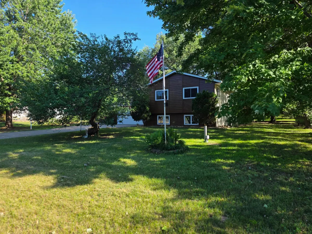 530 156th LN NW, Andover, MN 55304