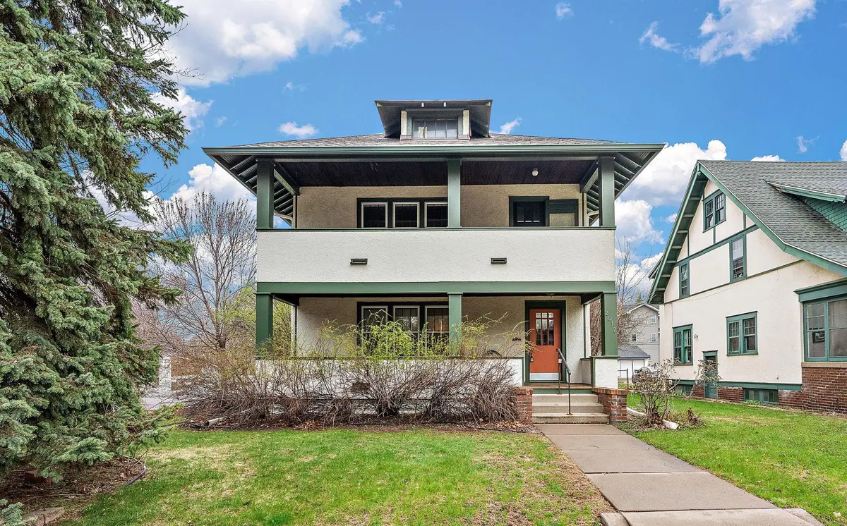 2017 Laurel AVE, Saint Paul, MN 55104