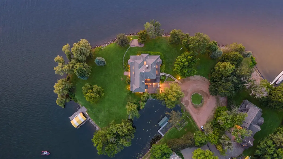 3845 Northome RD, Deephaven, MN 55391