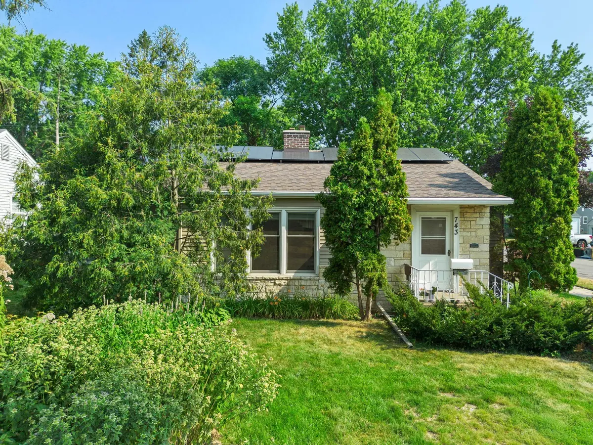 743 Parkview AVE, Saint Paul, MN 55117