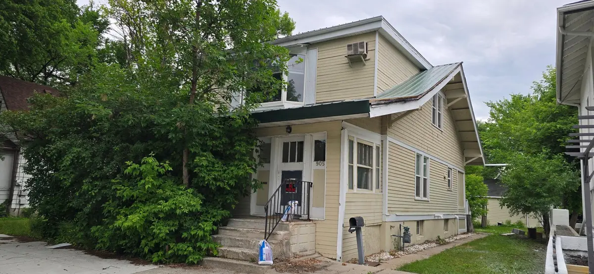 905 College ST N, Fargo, ND 58102