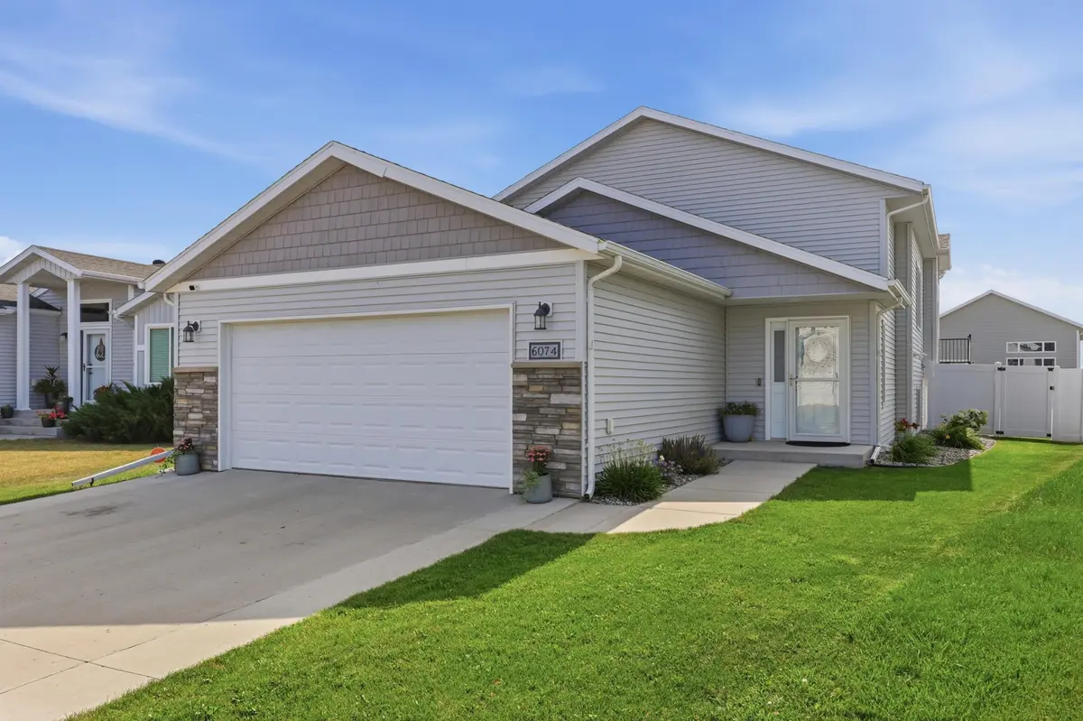 6074 59th ST S, Fargo, ND 58104