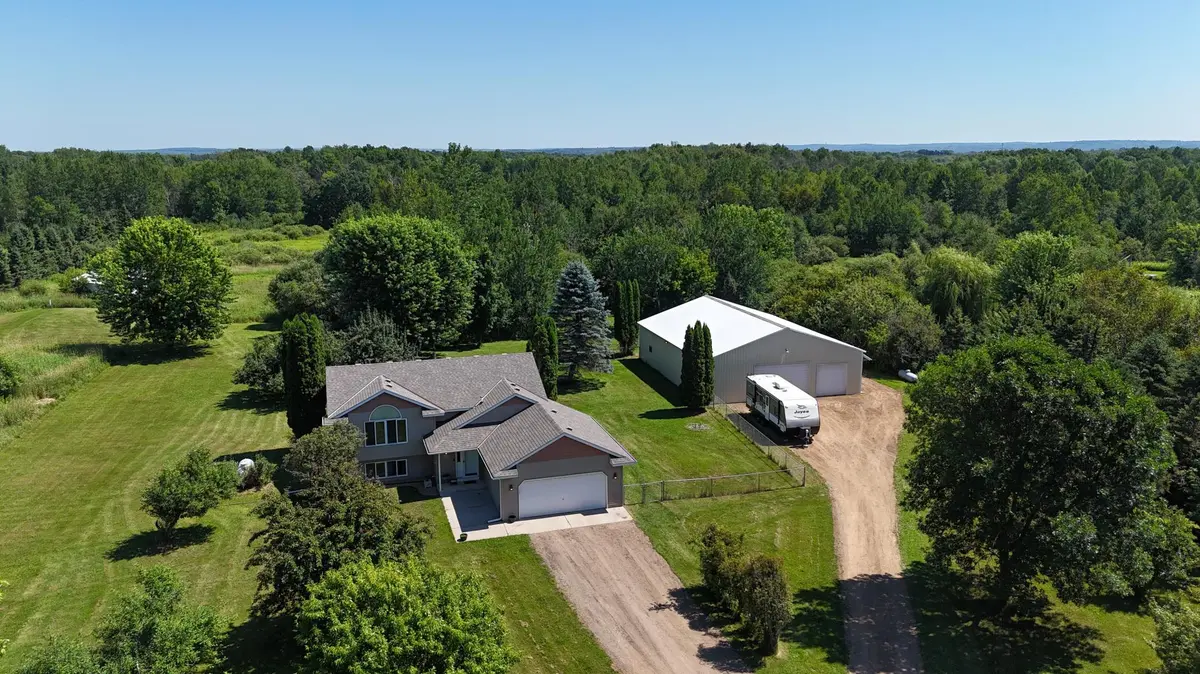 18180 Franconia TRL, Shafer, MN 55074