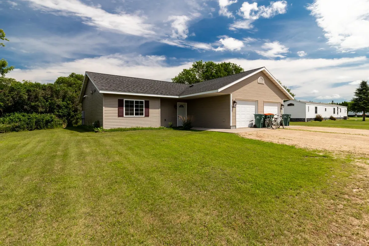 604 and 606 N Pickle ST, Hewitt, MN 56453