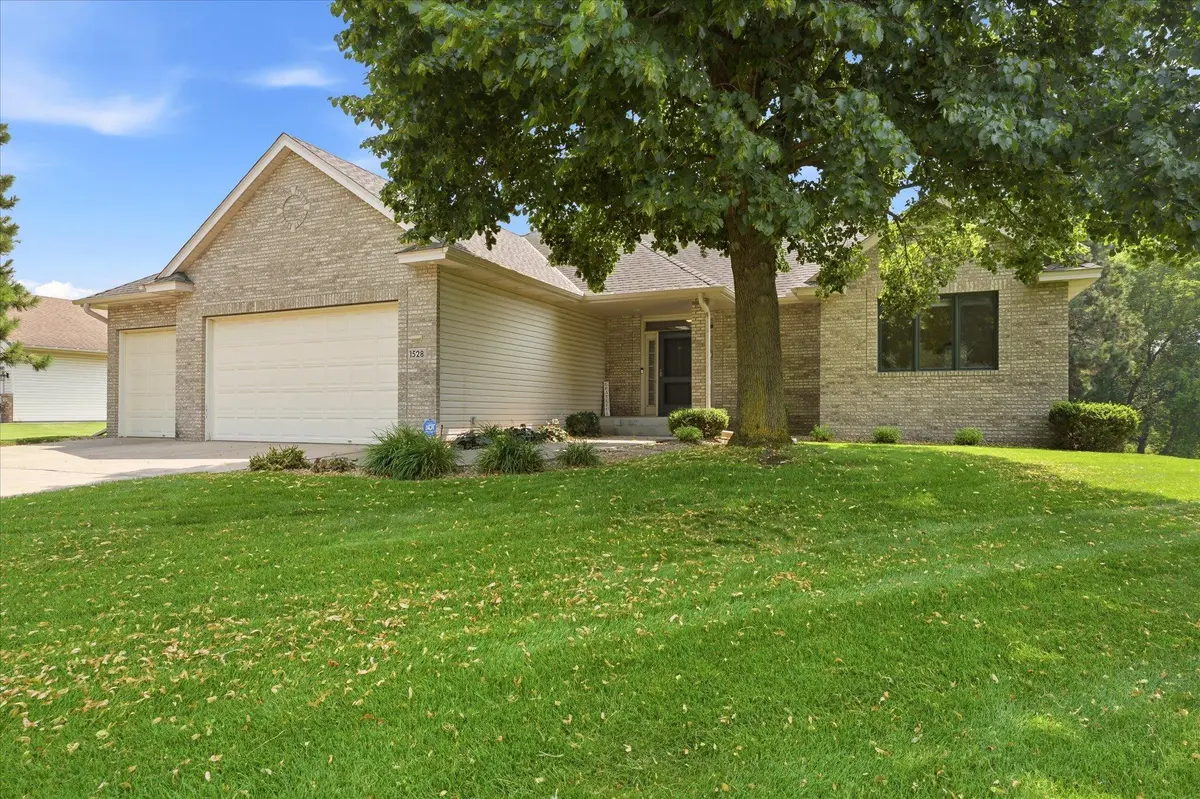 1528 141st LN NW, Andover, MN 55304